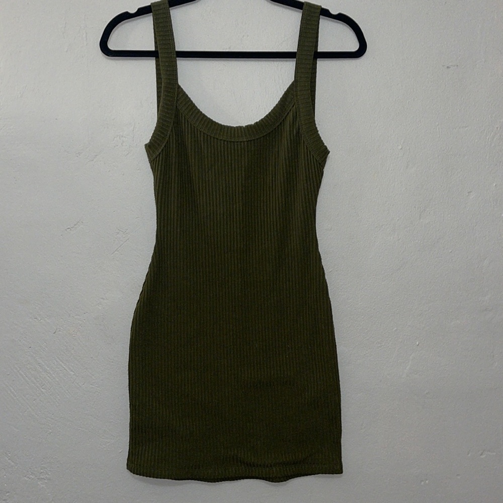Backless dress